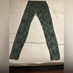 Green snake print Lululemon leggings, size 10, great used condition